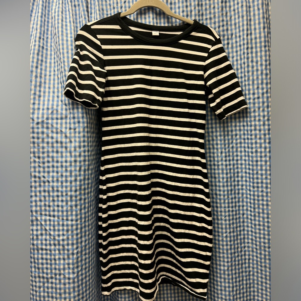 Old navy s striped t shirt dress - never worn